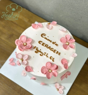 Bánh Sinh Nhật Bà Rịa Thiết Kế Theo Yêu Cầu HeoHin Cakes - Bà Rịa - VT 