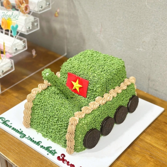 Bánh Sinh Nhật Bà Rịa Thiết Kế Theo Yêu Cầu HeoHin Cakes - Bà Rịa - VT 